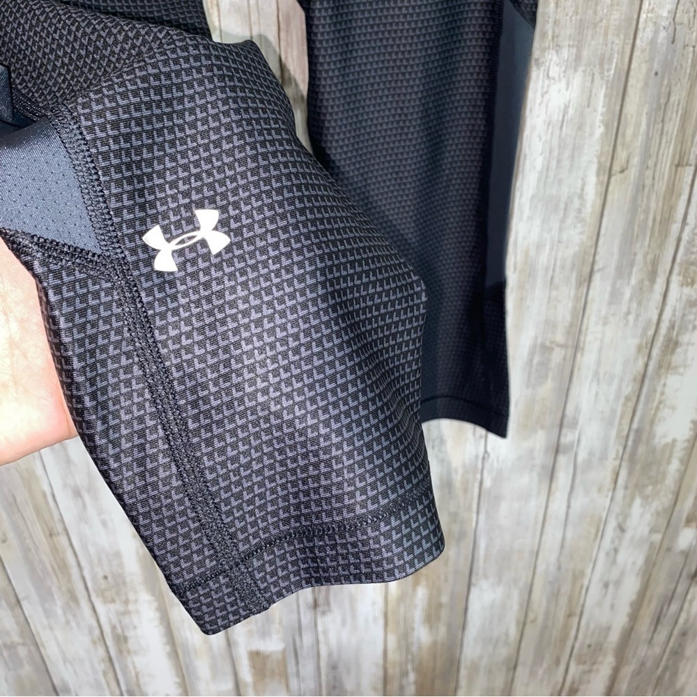 Under Armor Black Patterned Compression Leggings - Picture 2 of 5